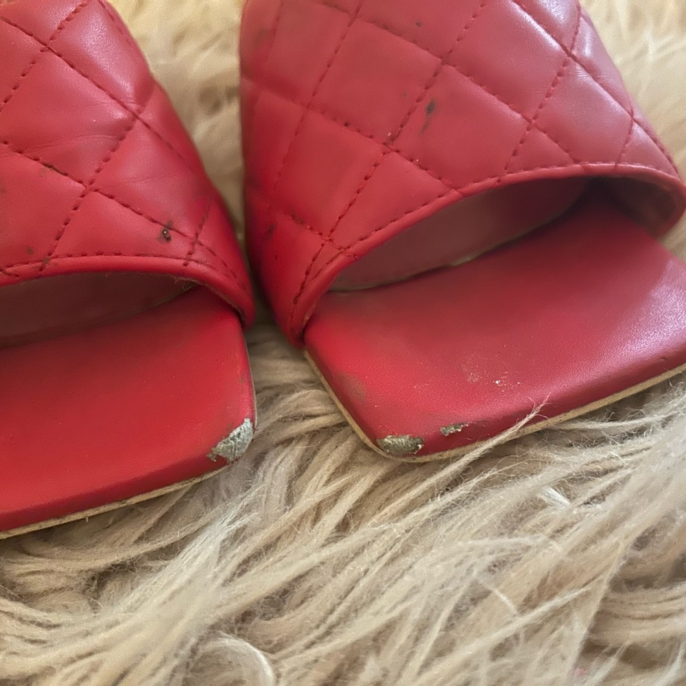 Red Heels - Picture 4 of 7
